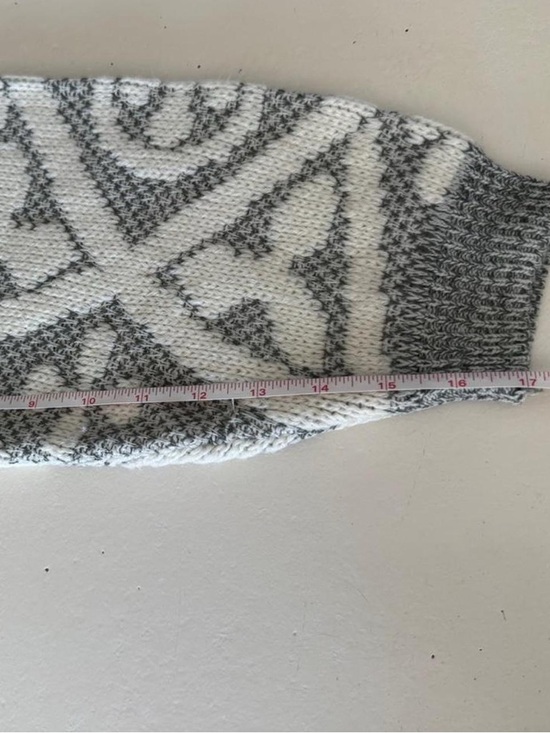 90s Gray & White Knit Patterned Grandpa Cardigan Sweater - Picture 6 of 6